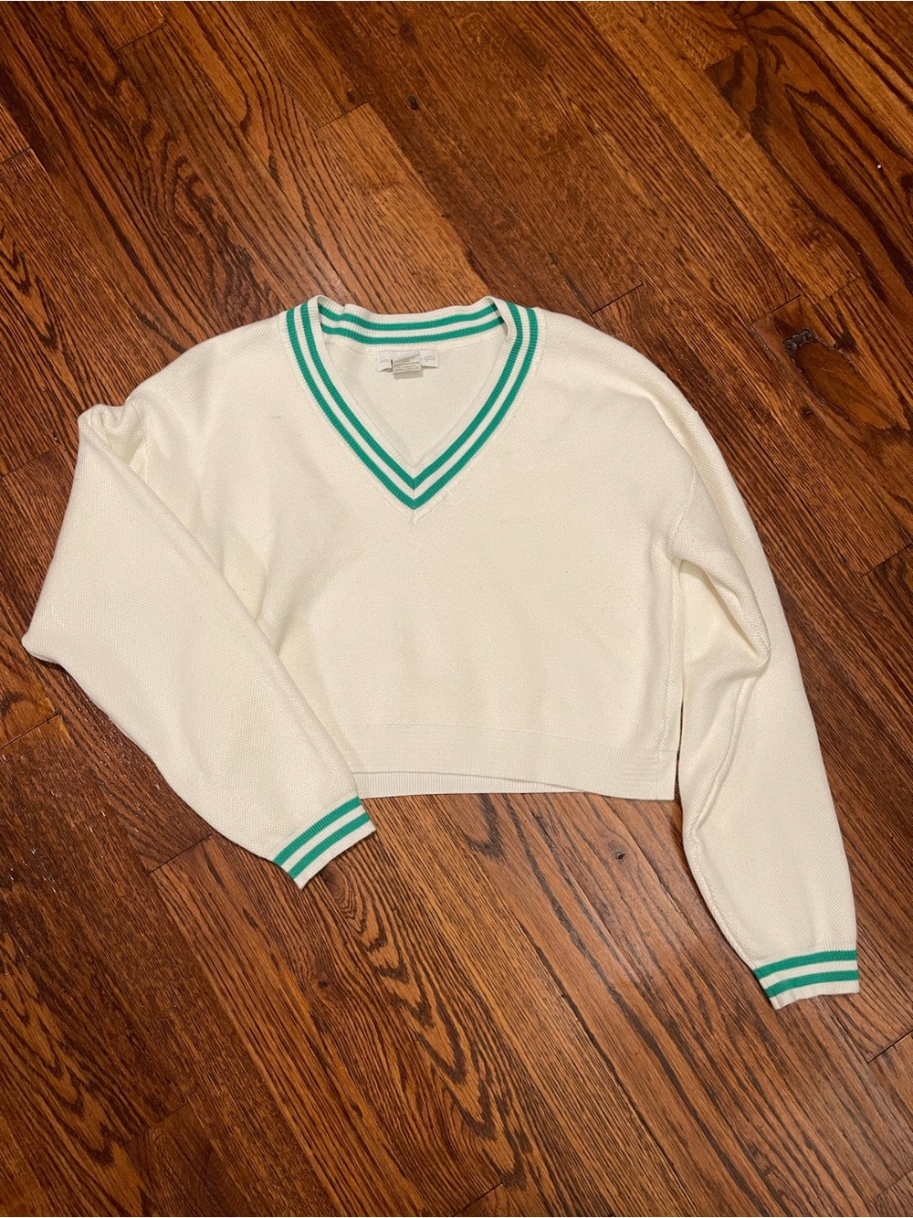 House of Harlow Cropped V-Neck Sweater Small